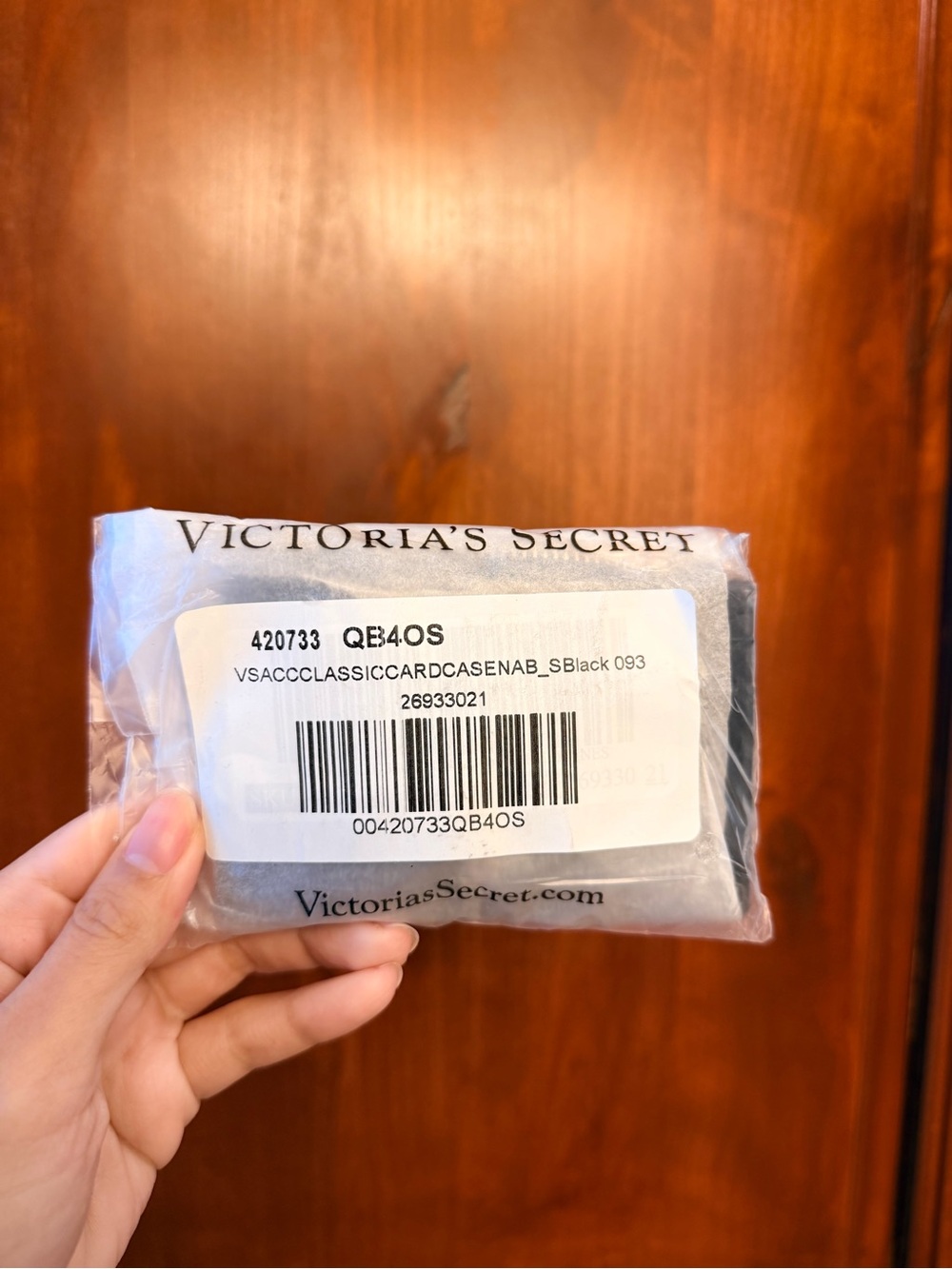NWT Victoria Secret Black Quilted Card Case with Keyring - Picture 6 of 6